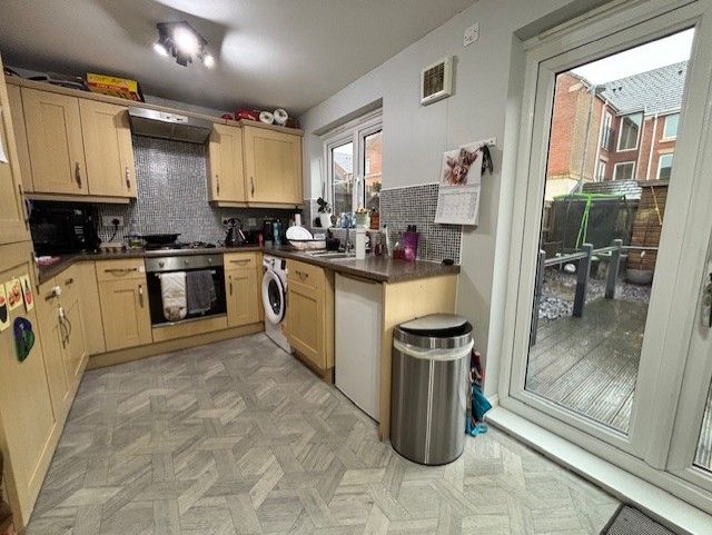 Property photo 3 of 9 Thumbnail_Img_2161