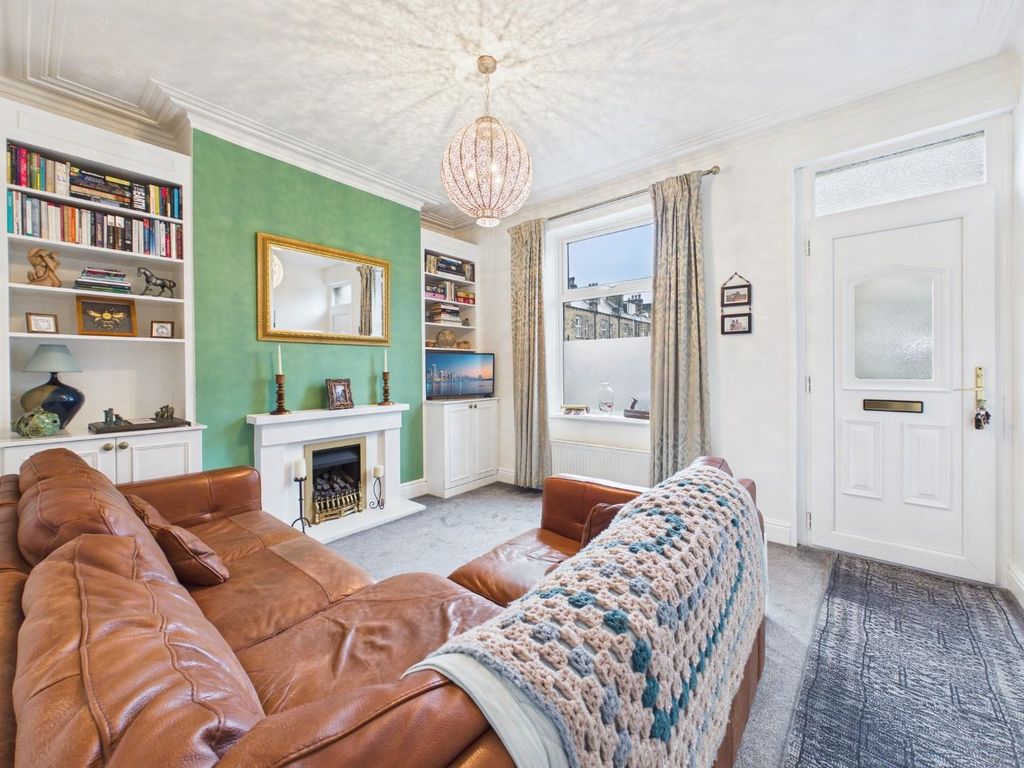 Property photo 3 of 16 Cam04899G0-Pr0273-Still003.Jpg