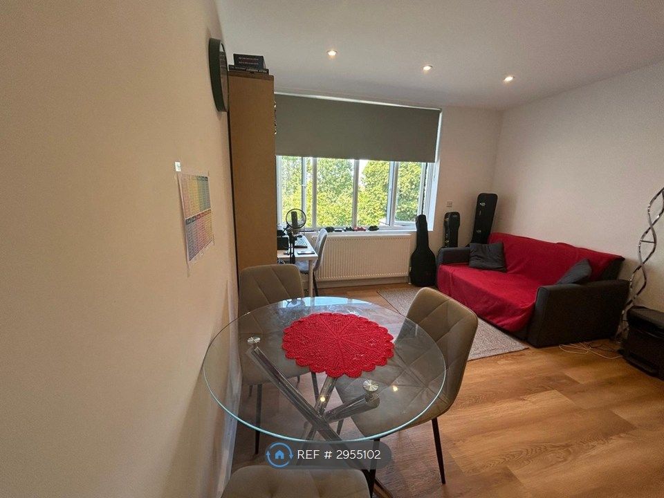 Property photo 3 of 8