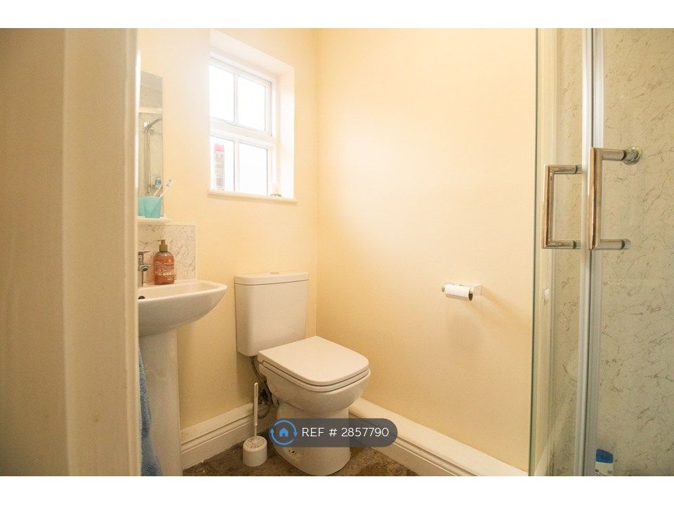 Property photo 3 of 5