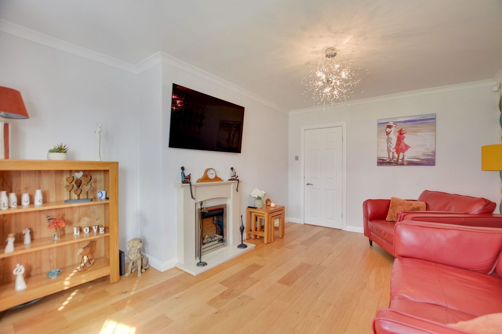 Property photo 2 of 21