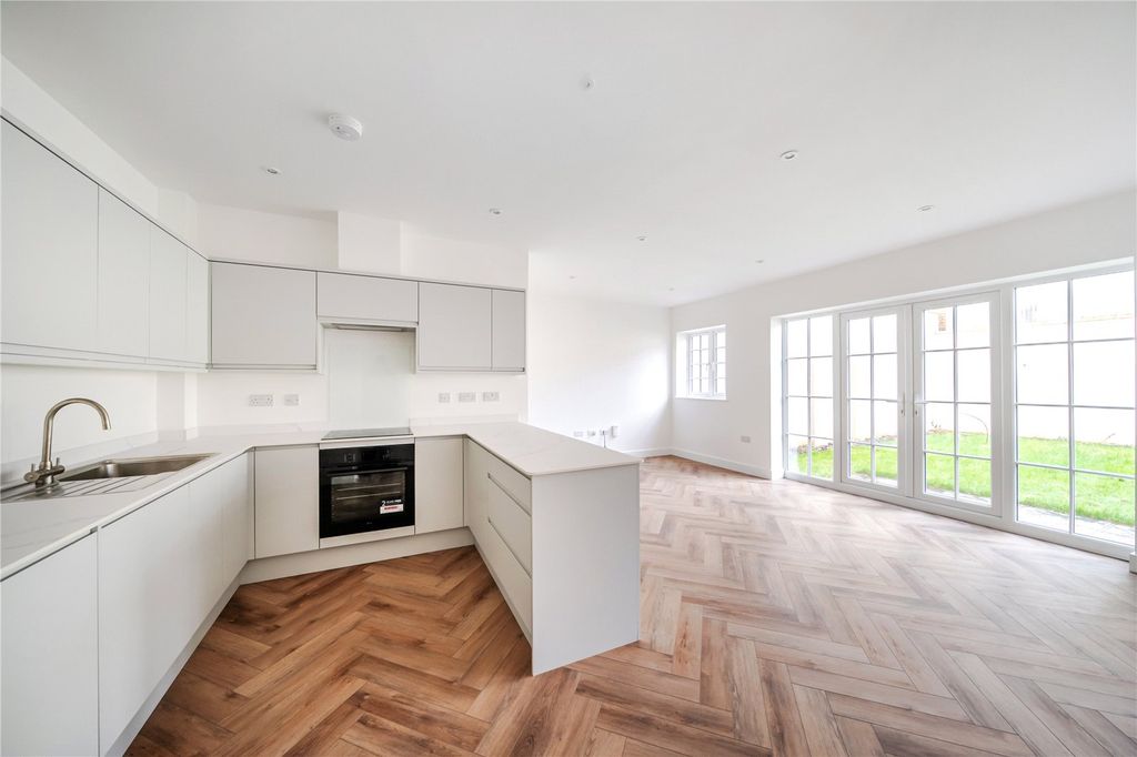 Property photo 2 of 18 Picture No. 09