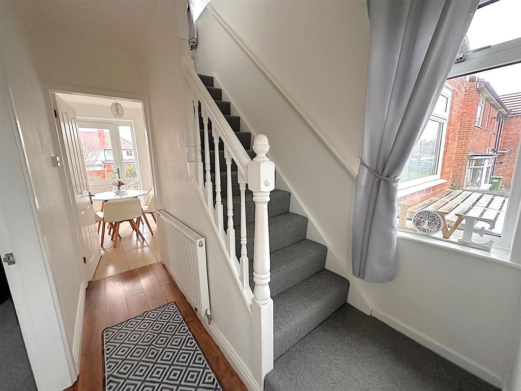 Property photo 3 of 17 00.Jpg