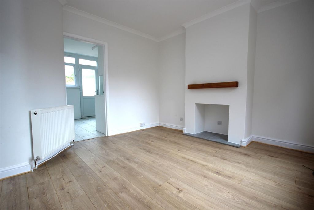 Property photo 3 of 20 Living Room 4.Jpg