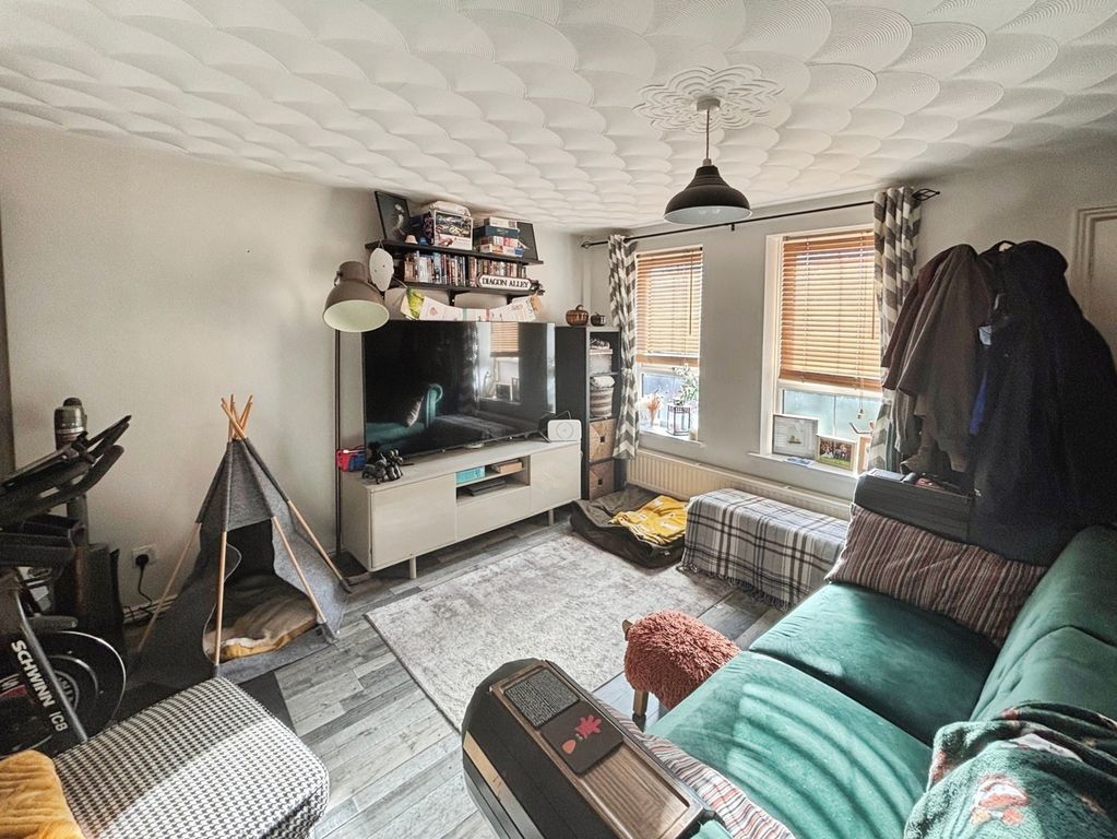 Property photo 3 of 13 Pbox-Img.Jpg