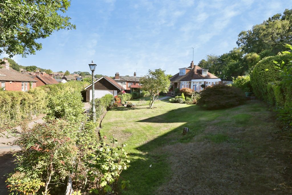 Property photo 2 of 28