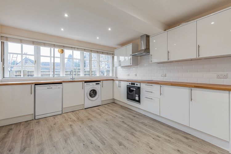 Property photo 3 of 12 308619