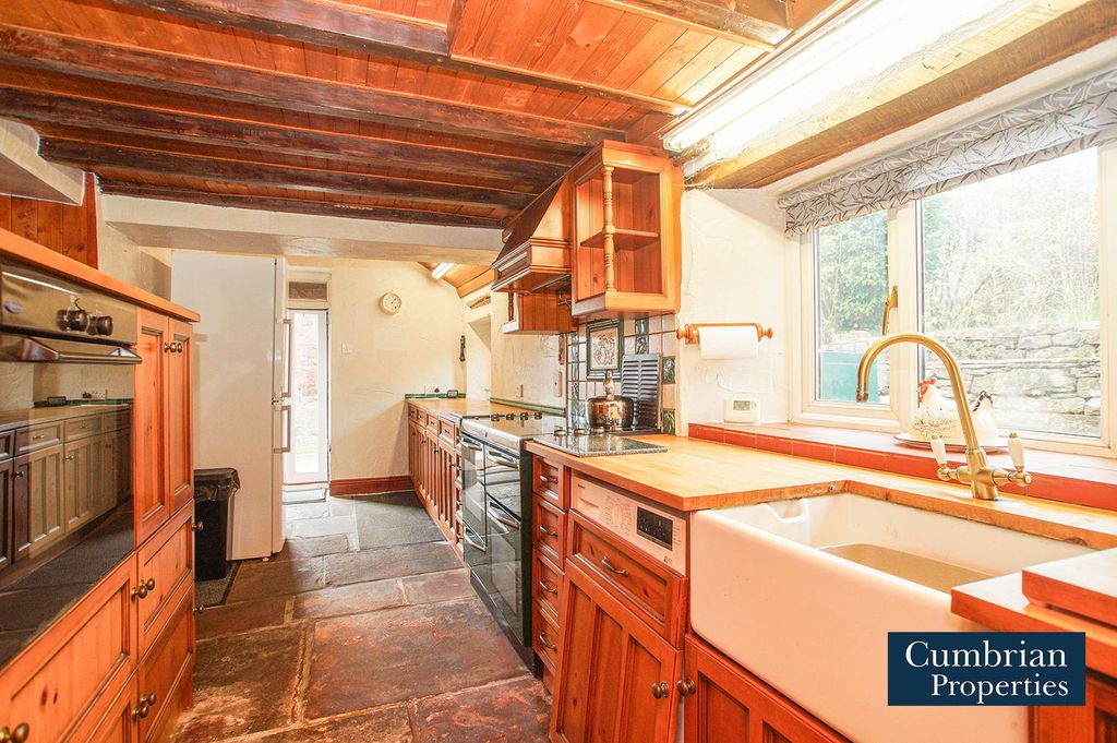Property photo 2 of 19 Dining Kitchen