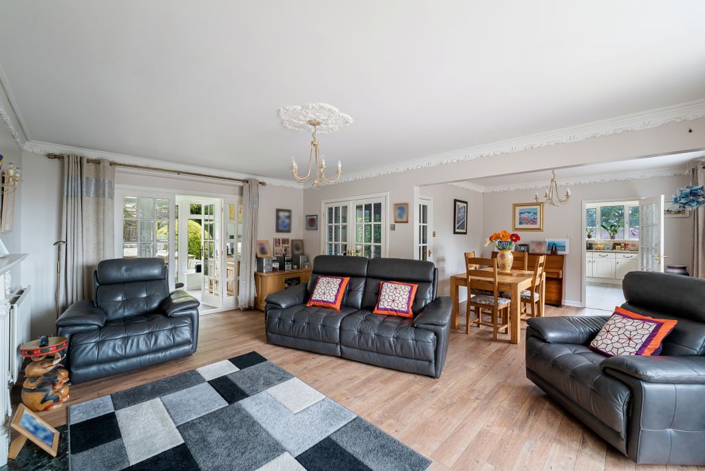 Property photo 2 of 36 Gallery