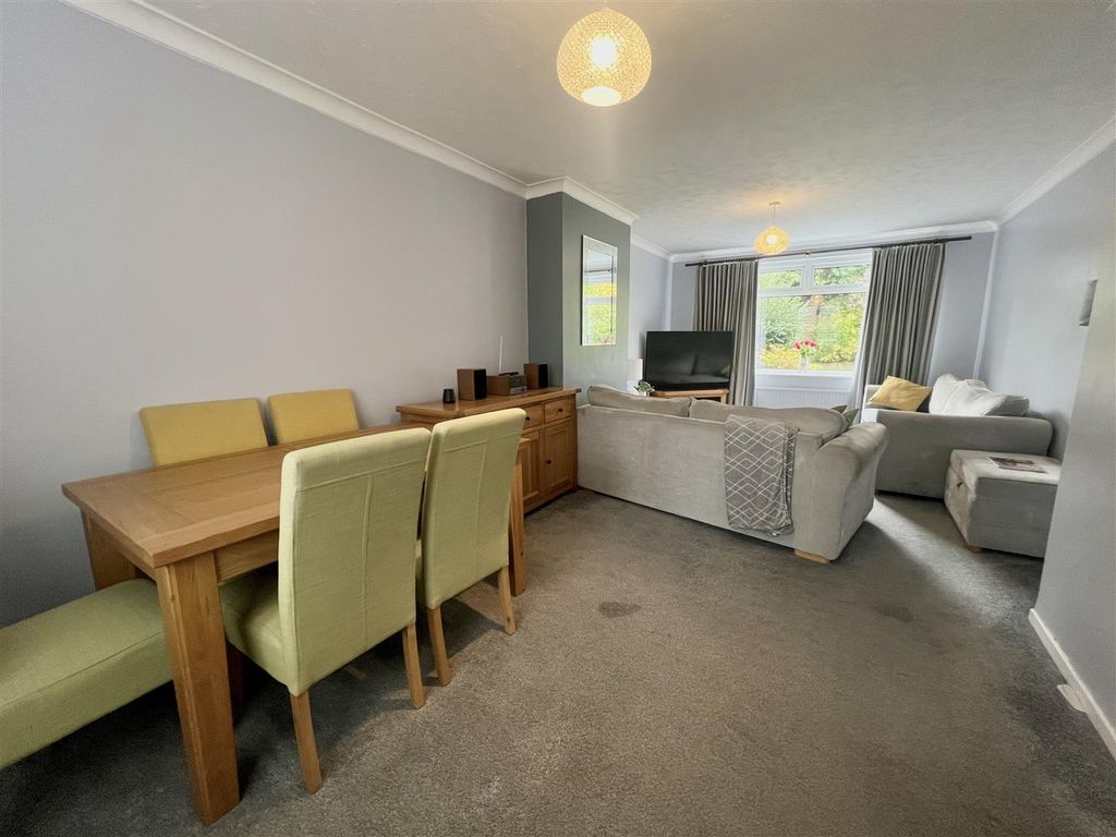 Property photo 3 of 23 Living/Dining