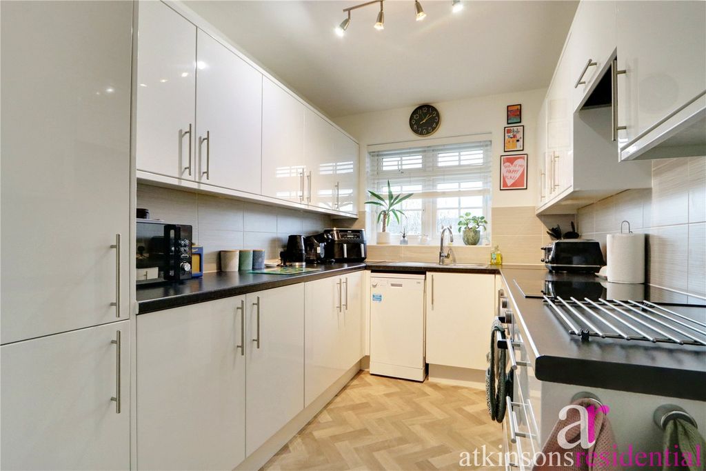 Property photo 3 of 11 Picture No. 10