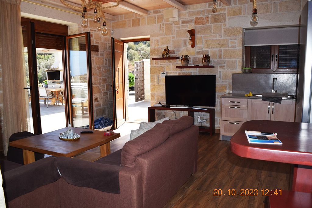 Property photo 3 of 35
