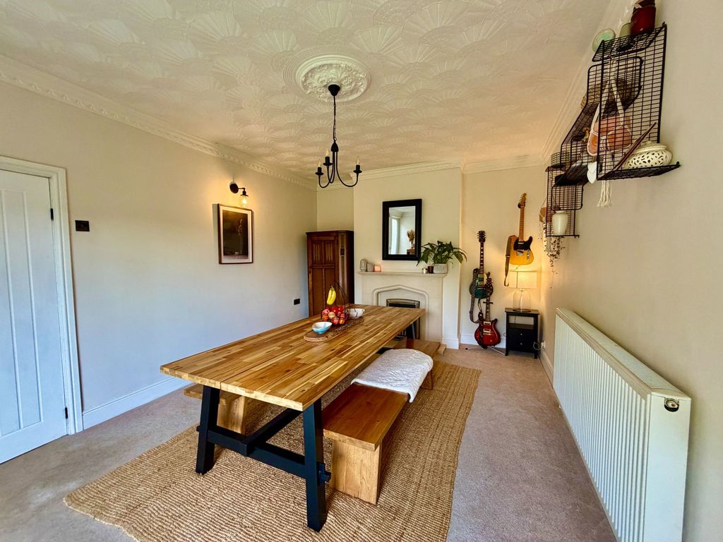 Property photo 3 of 53