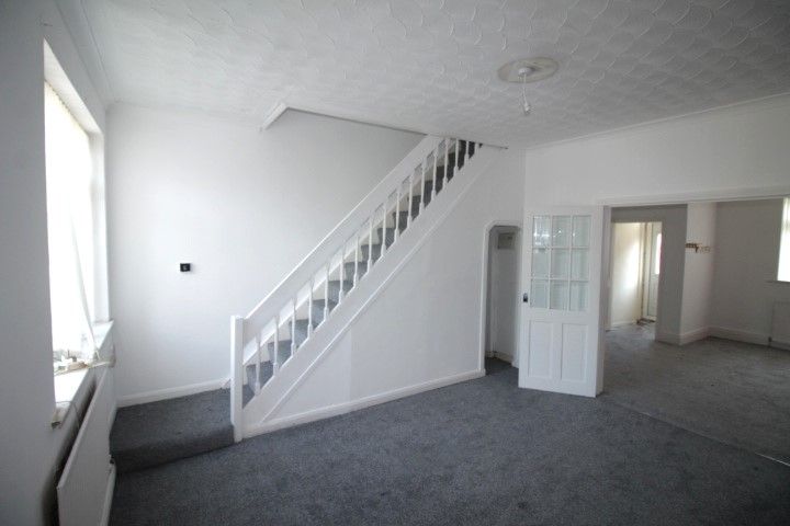 Property photo 3 of 9 Dining Room