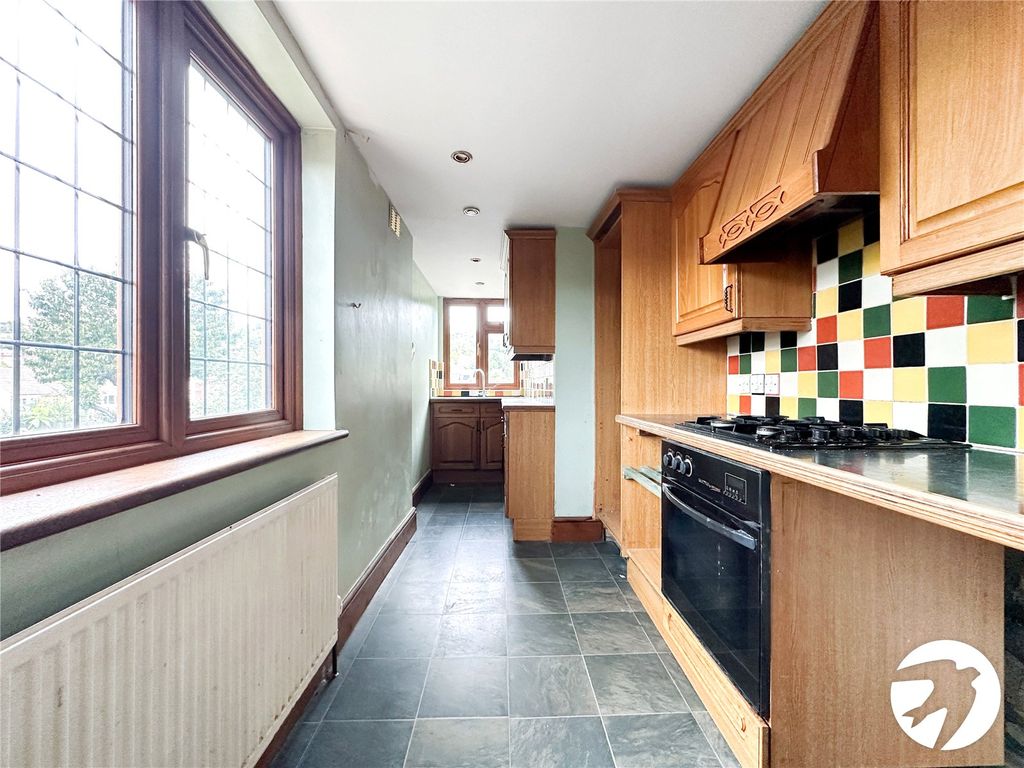 Property photo 2 of 21 Picture No. 17