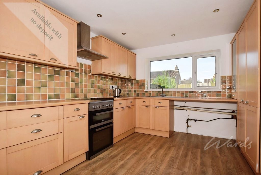 Property photo 2 of 8 Kitchen