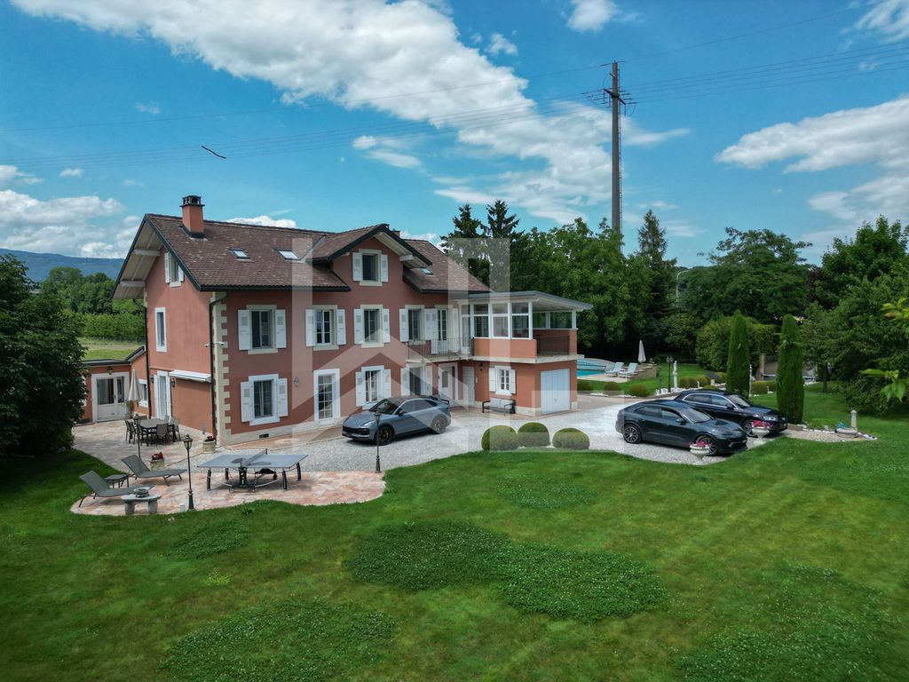 Property photo 2 of 13