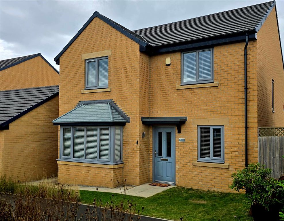 Property photo 1 of 25 Externally