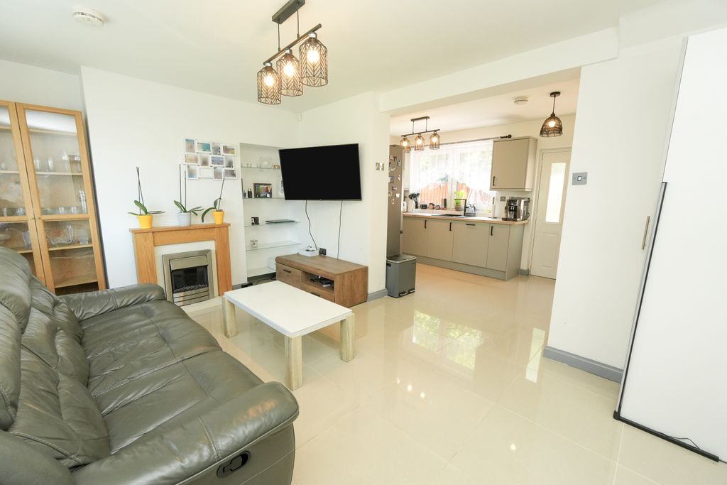 Property photo 2 of 20 Open Plan Accommodation