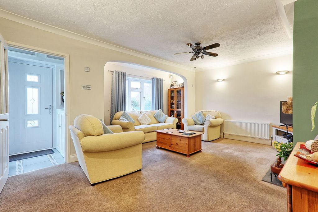 Property photo 3 of 23