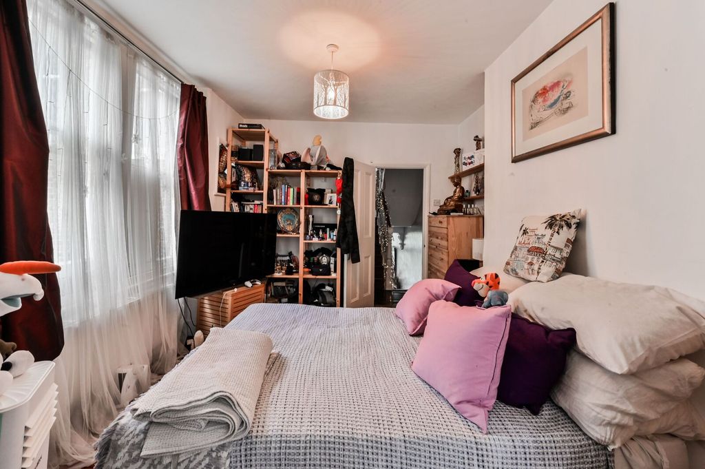 Property photo 2 of 14