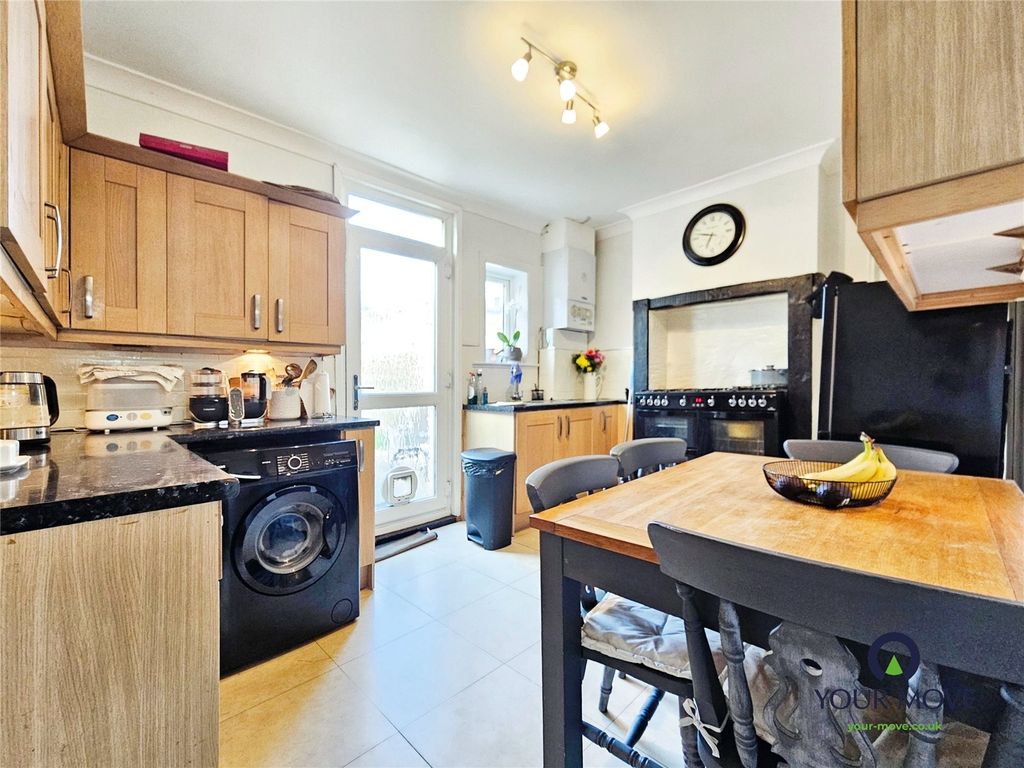 Property photo 3 of 10 Kitchen/Diner