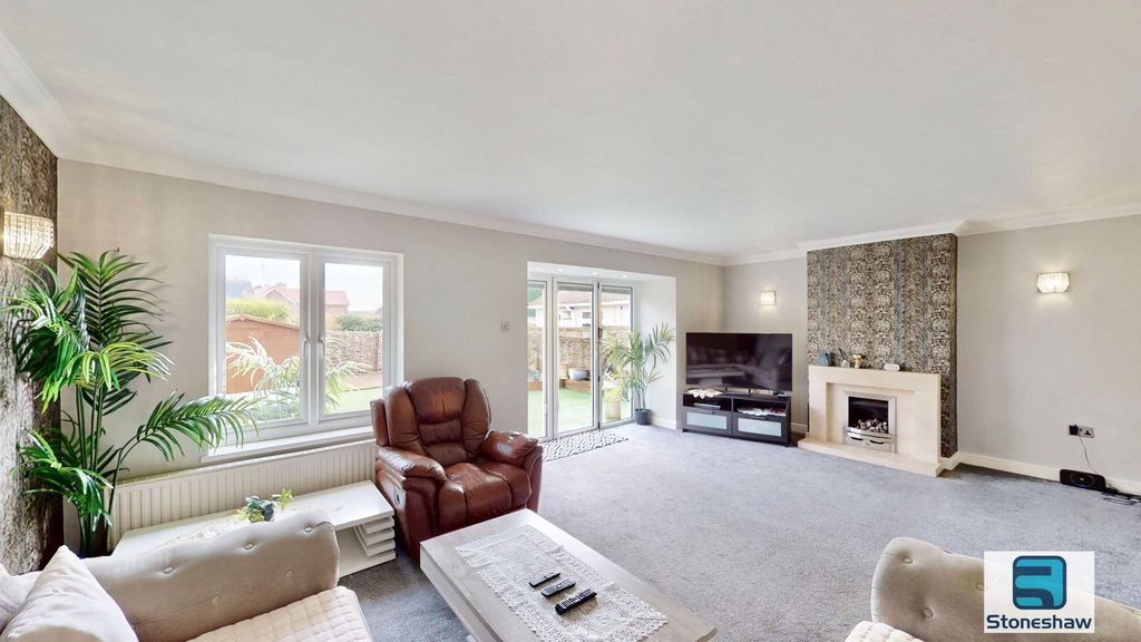 Property photo 3 of 24