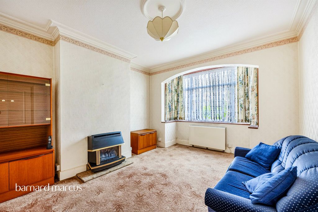 Property photo 2 of 20