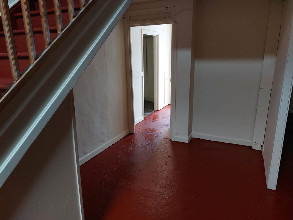 Property photo 3 of 8