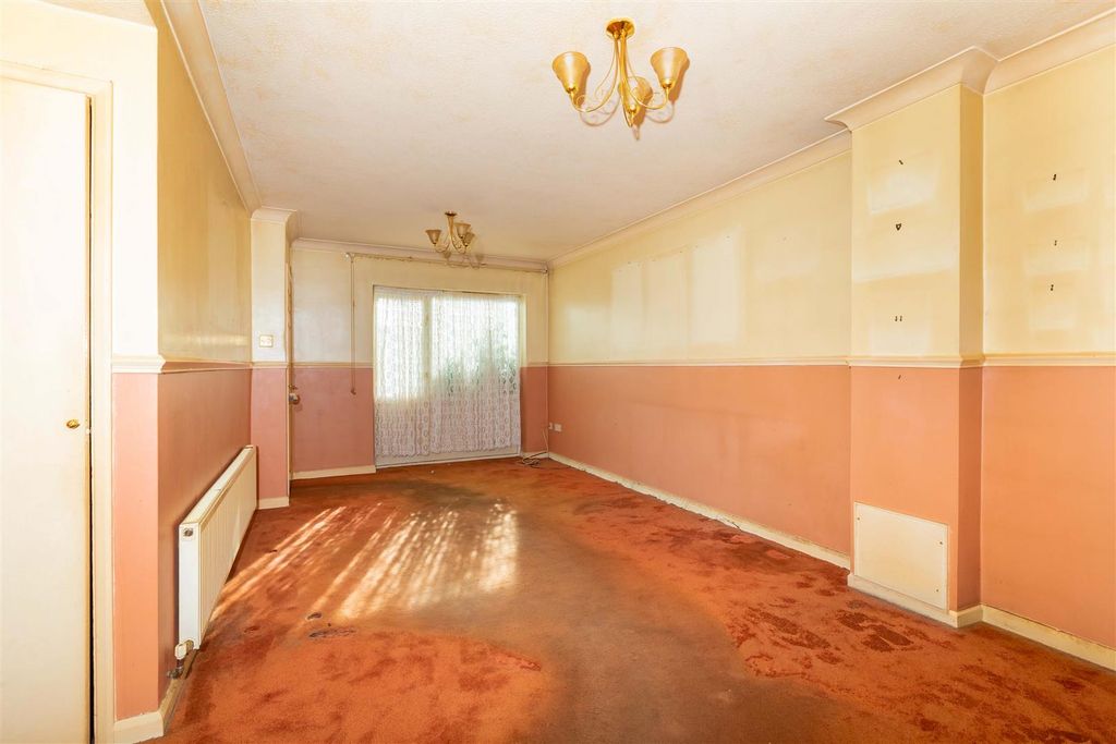 Property photo 2 of 13 12 Torridge Road-9.Jpg