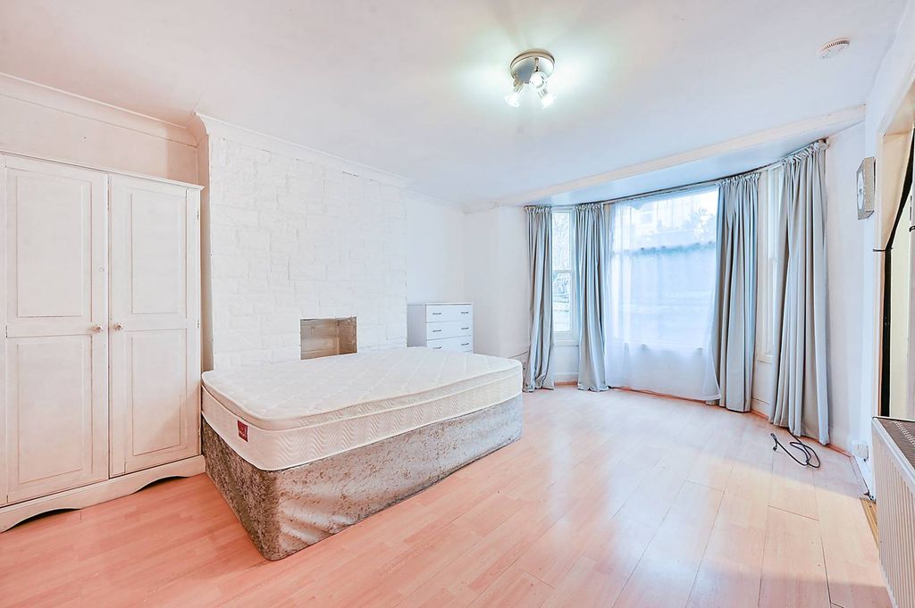 Property photo 2 of 5