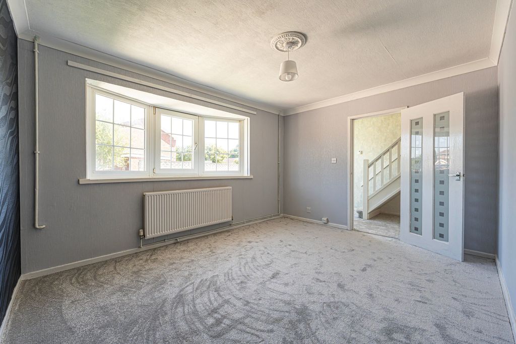 Property photo 3 of 32