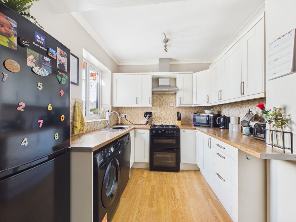 Property photo 2 of 14 4884116