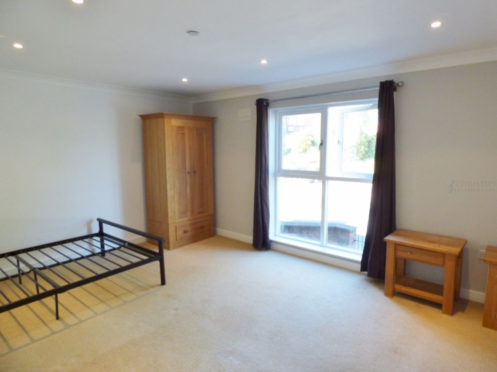 Property photo 2 of 8 Studio Room