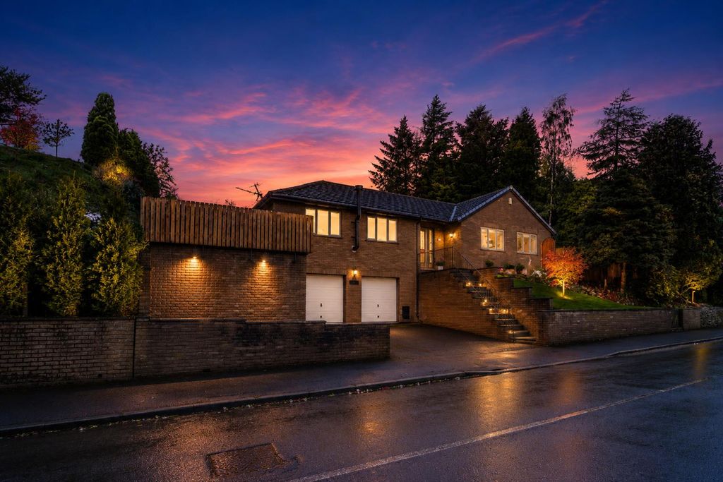 Property photo 3 of 58