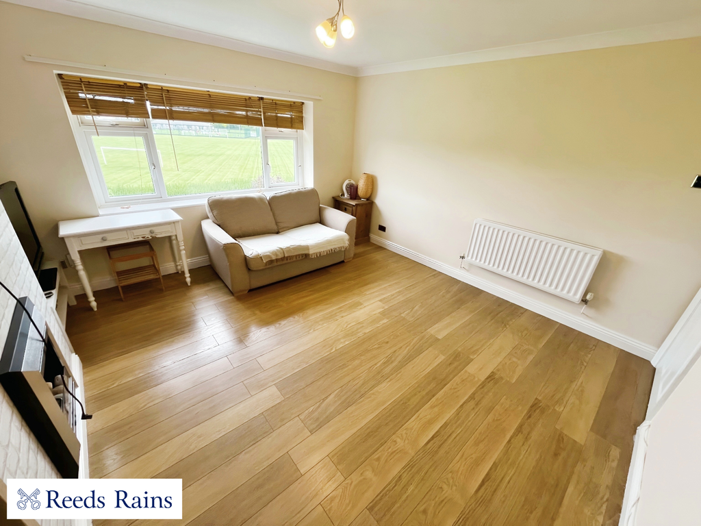 Property photo 2 of 13 Picture No. 11