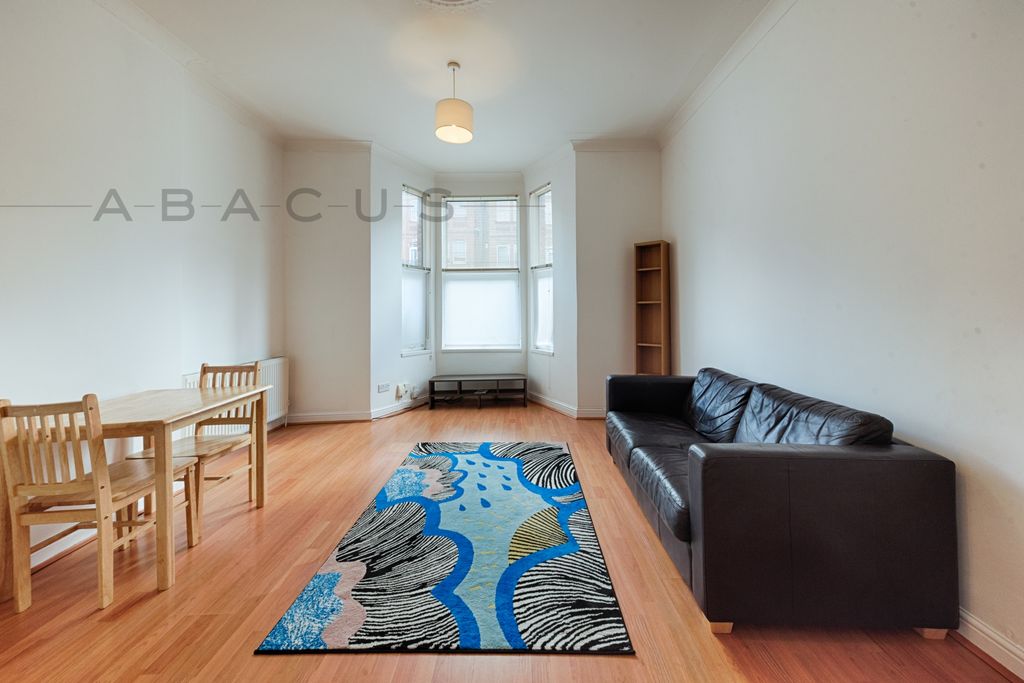 Property photo 1 of 10 Photo 3