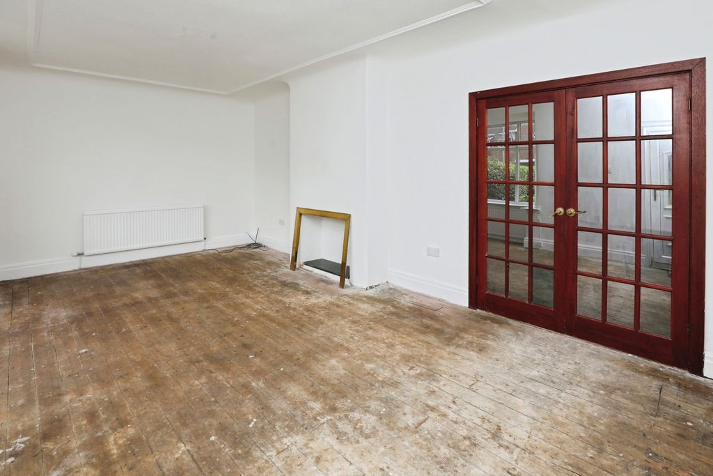 Property photo 3 of 26