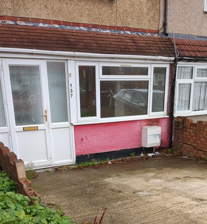 Property photo 1 of 28 Popular North Hayes Location Ideal For Grange Park School, Two Bed Centre Terraced House For Rent