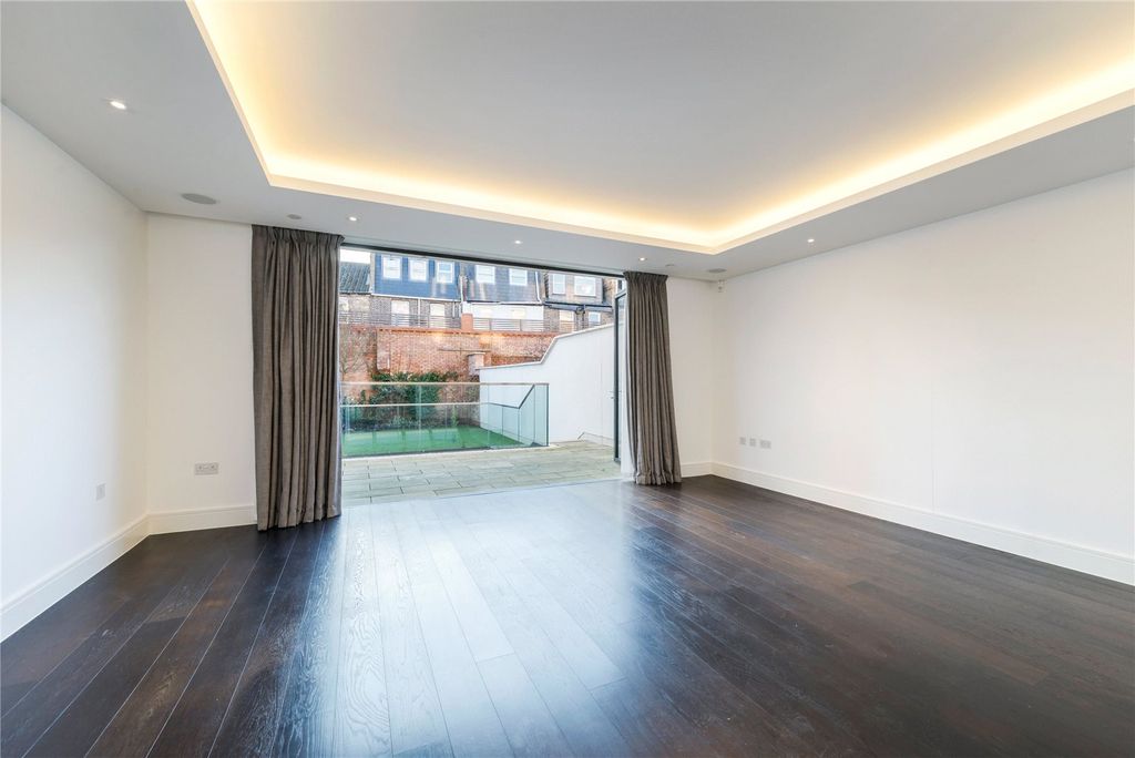 Property photo 2 of 19 Reception Room