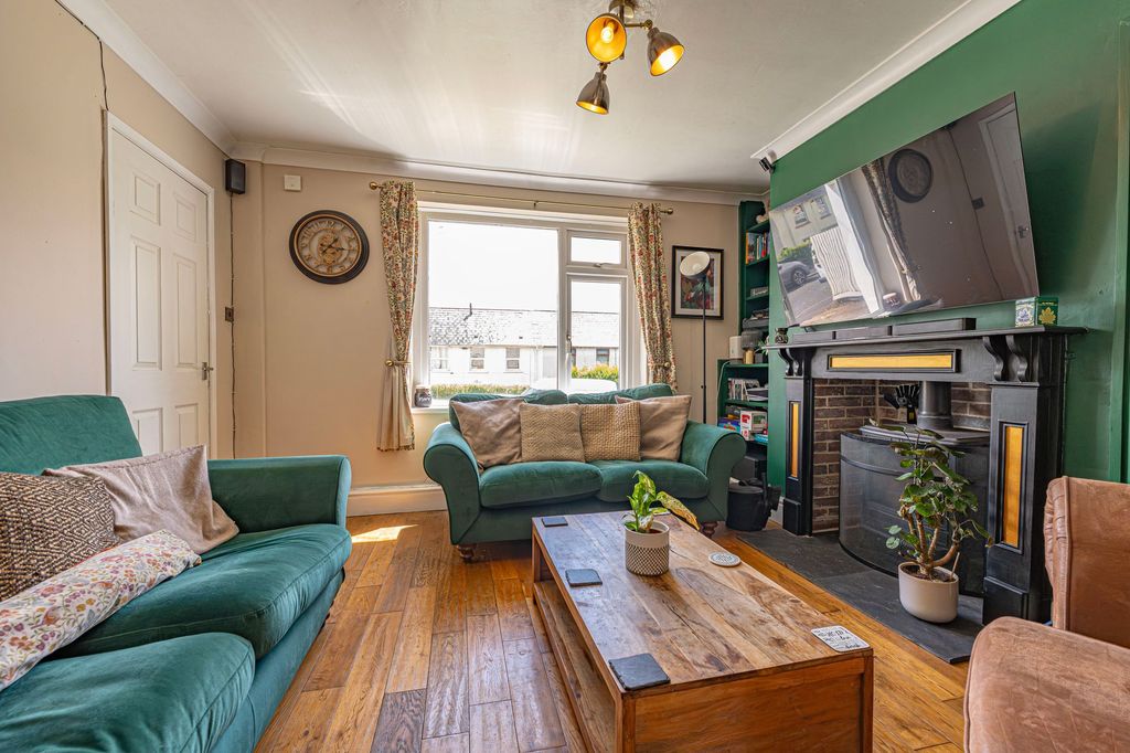Property photo 3 of 43