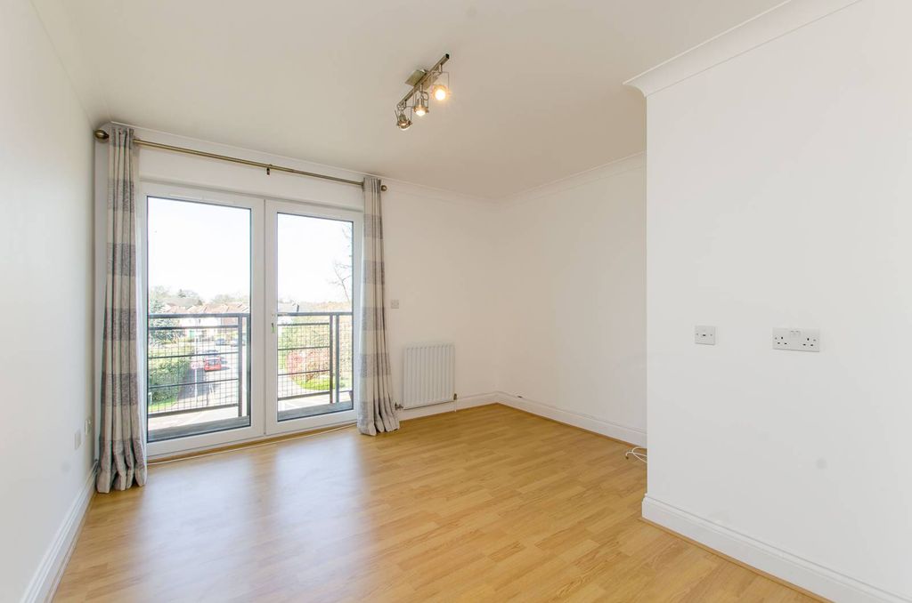 Property photo 2 of 7