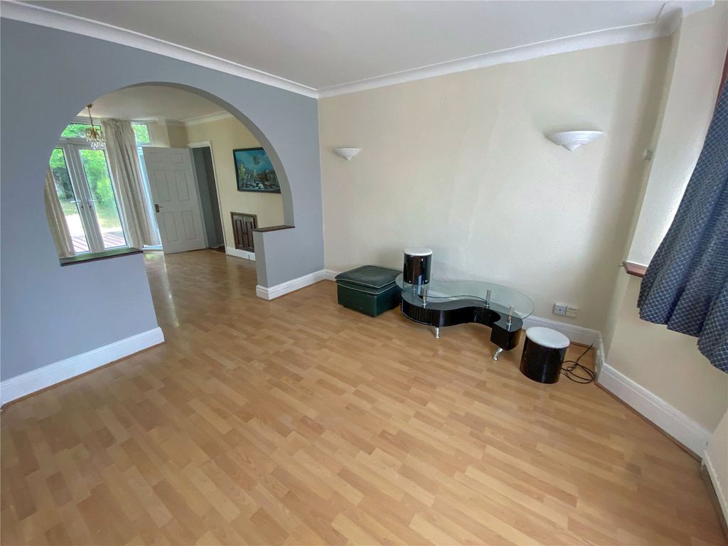 Property photo 3 of 11 Picture No. 28