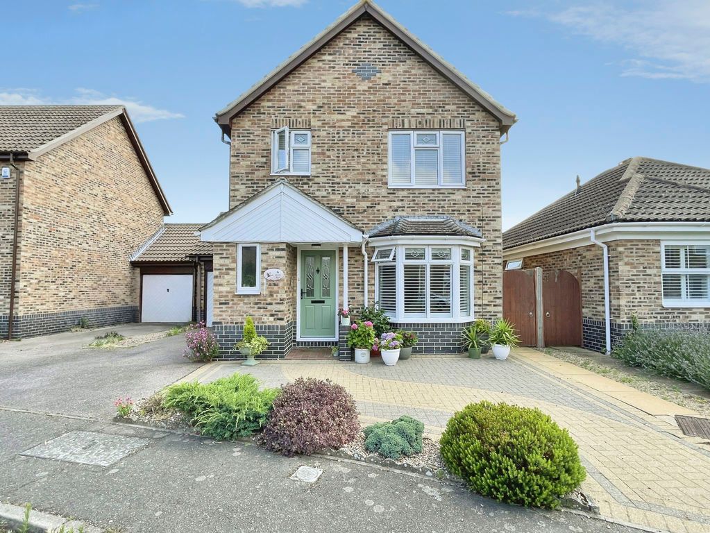 Property photo 1 of 21 Heron Way