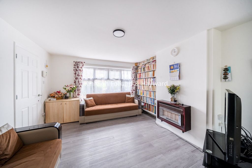 Property photo 2 of 16 Picture No. 21