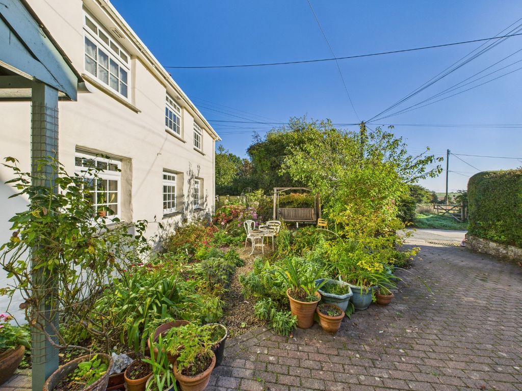 Property photo 2 of 24 4384204