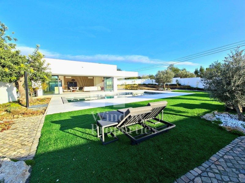 Property photo 1 of 54