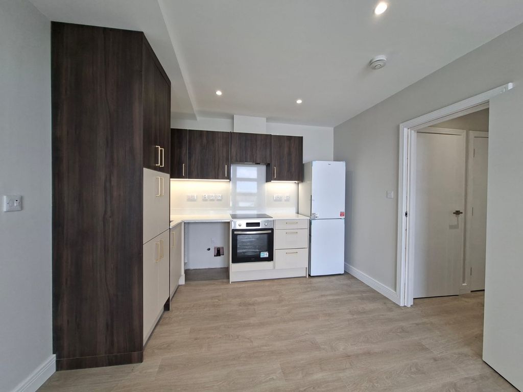 Property photo 3 of 19 Photo 2