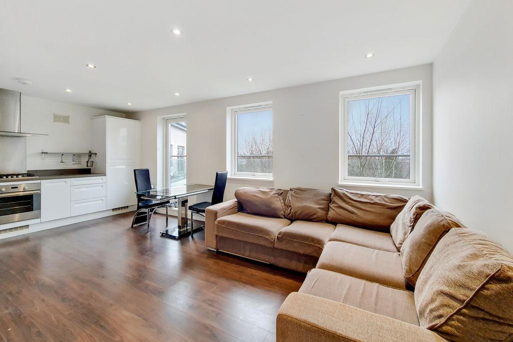 Property photo 3 of 13 Photo 2