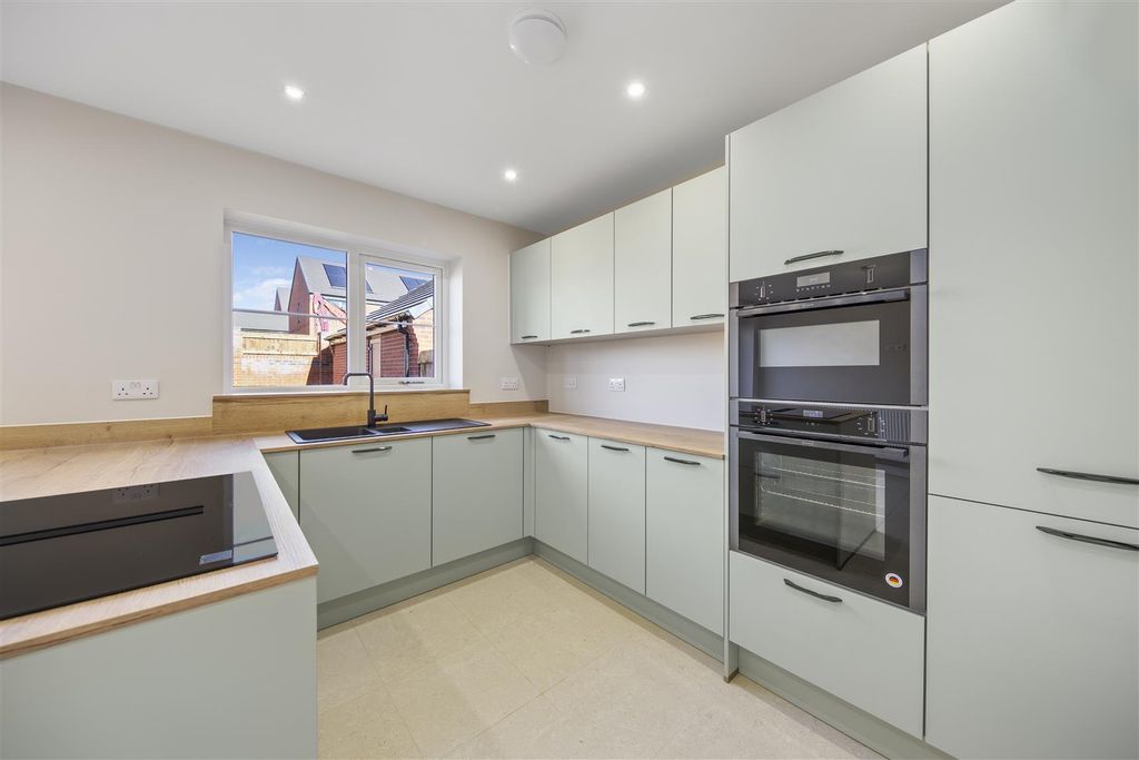 Property photo 2 of 23 Kitchen.Jpg